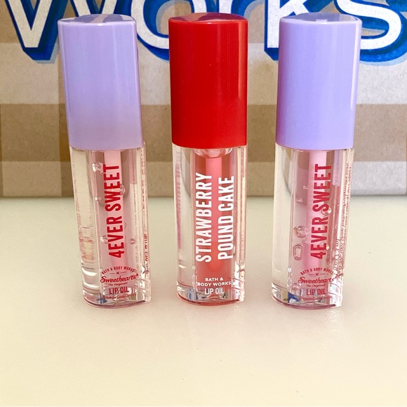 Bath & Body Works Other - 🆕 💋Lip Gloss Set: 4Ever Sweet + Strawberry Pound Cake